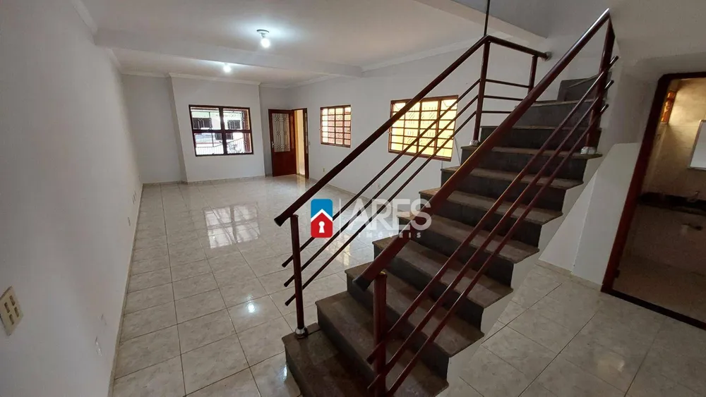 Casa, 3 quartos, 214 m² - Foto 3