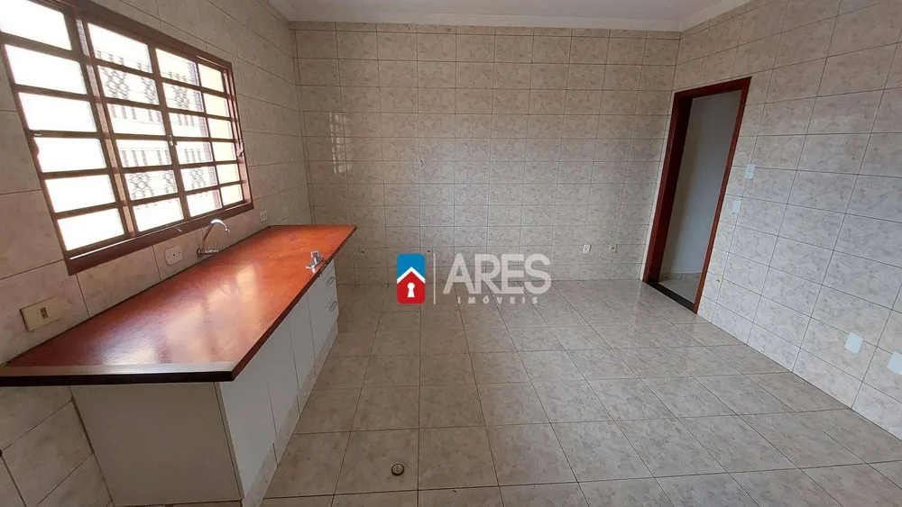 Casa, 3 quartos, 214 m² - Foto 4