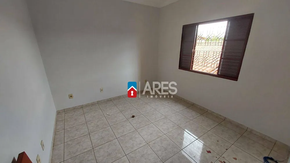 Casa, 3 quartos, 214 m² - Foto 2