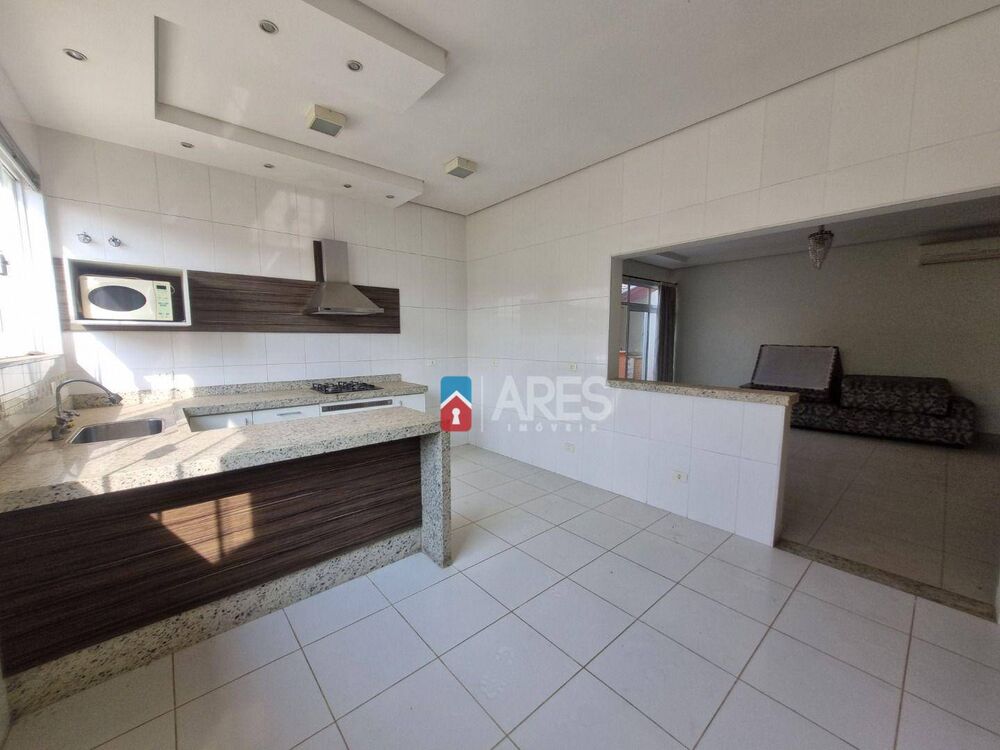 Casa, 3 quartos, 189 m² - Foto 2