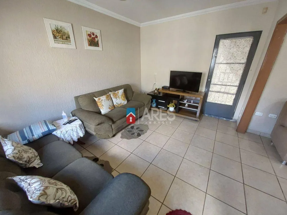 Casa, 3 quartos, 343 m² - Foto 1