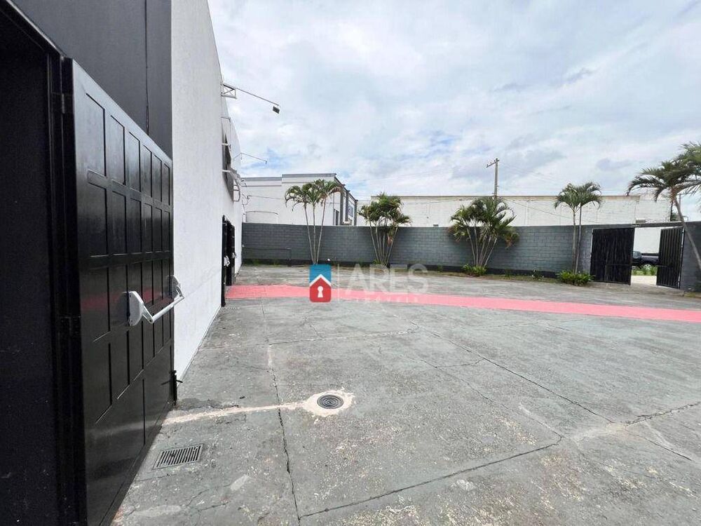 Loja-Salão para alugar, 1600m² - Foto 16