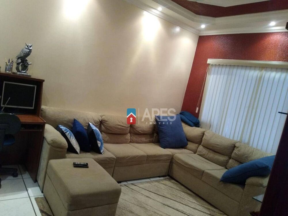 Casa à venda com 2 quartos, 139m² - Foto 1