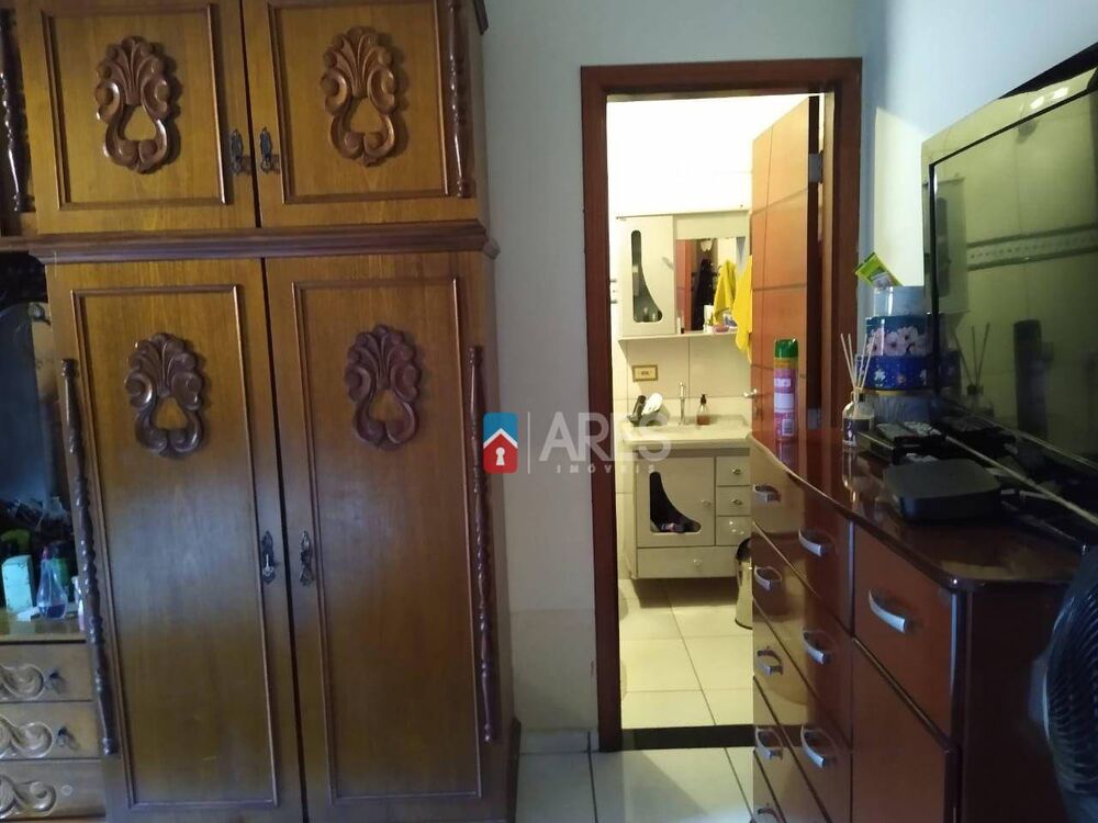 Casa à venda com 2 quartos, 139m² - Foto 14
