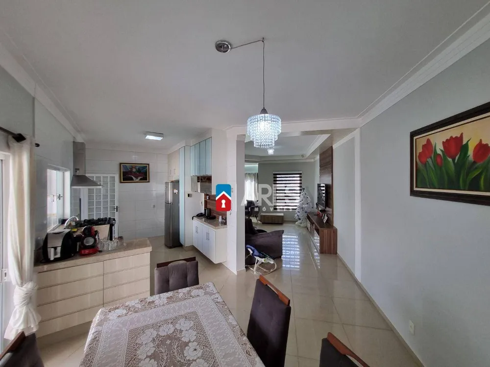 Casa, 3 quartos, 220 m² - Foto 2