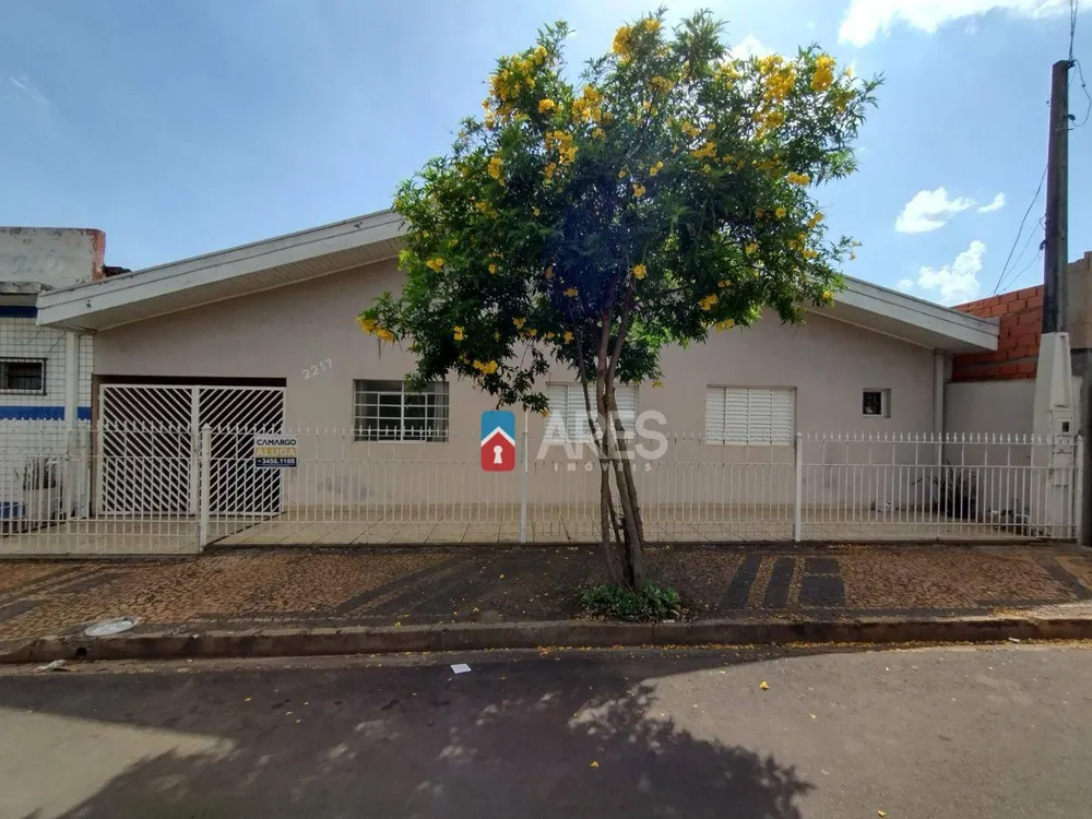 Casa, 4 quartos, 300 m² - Foto 1
