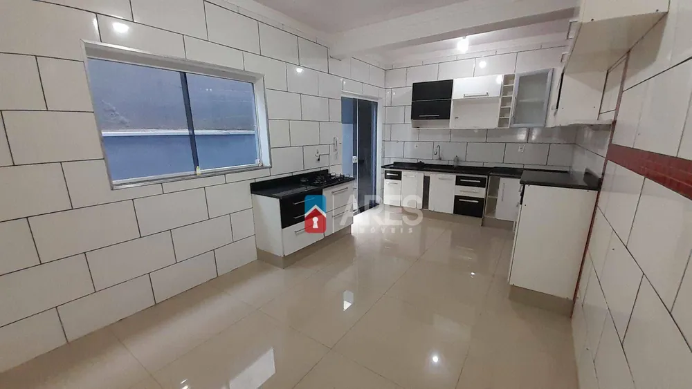 Casa, 3 quartos, 200 m² - Foto 2
