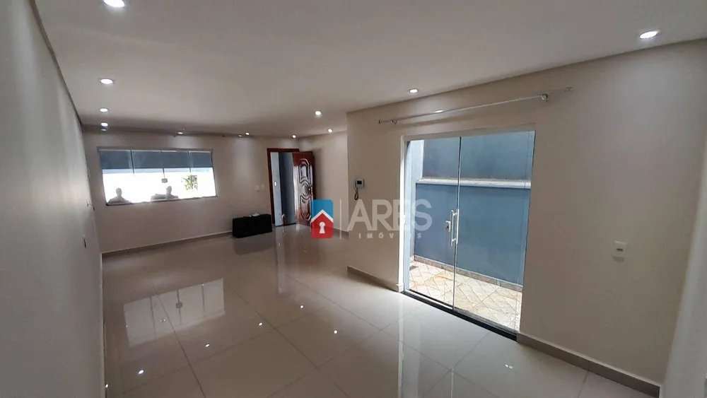Casa, 3 quartos, 200 m² - Foto 1