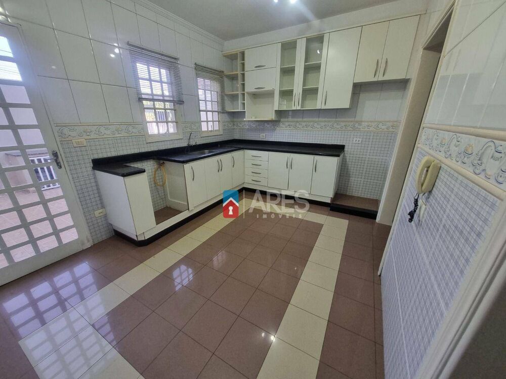 Casa, 4 quartos, 153 m² - Foto 2