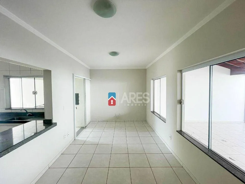 Casa, 3 quartos, 117 m² - Foto 2