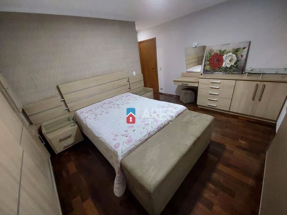 Casa, 3 quartos, 226 m² - Foto 1