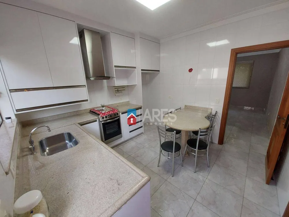 Casa, 3 quartos, 226 m² - Foto 4