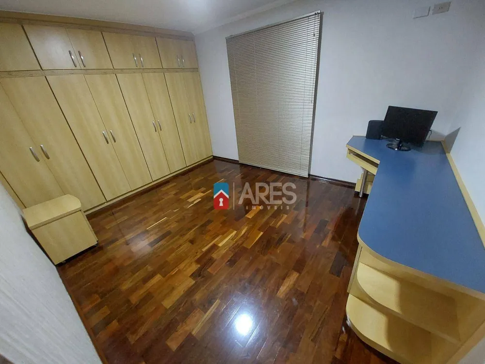 Casa, 3 quartos, 226 m² - Foto 4