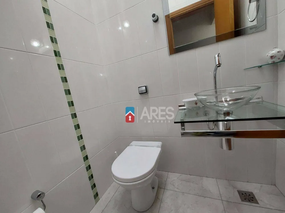 Casa, 3 quartos, 226 m² - Foto 2