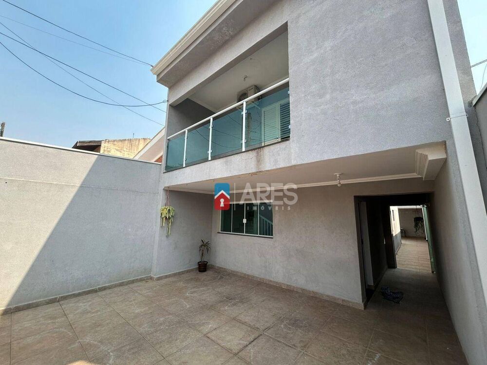 Casa, 4 quartos, 154 m² - Foto 1