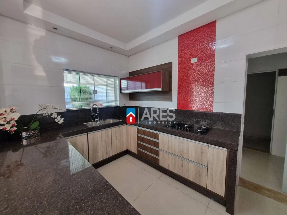 Casa, 3 quartos, 240 m² - Foto 3