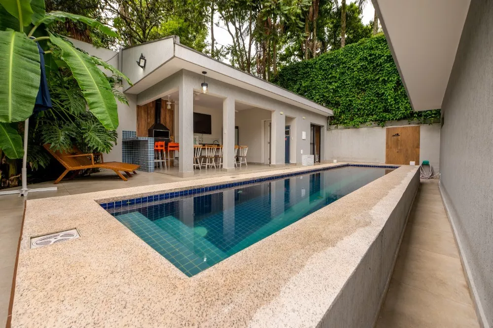 Casa para alugar com 5 quartos, 340m² - Foto 1