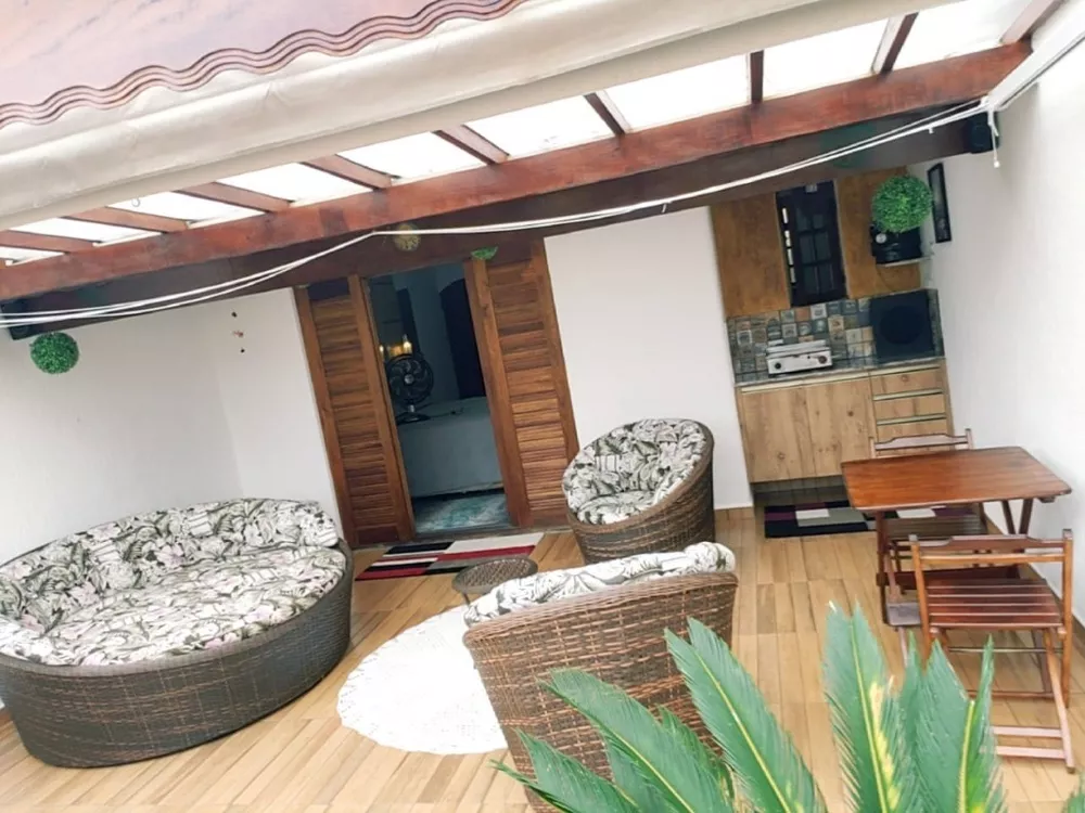 Casa à venda com 3 quartos, 135m² - Foto 1