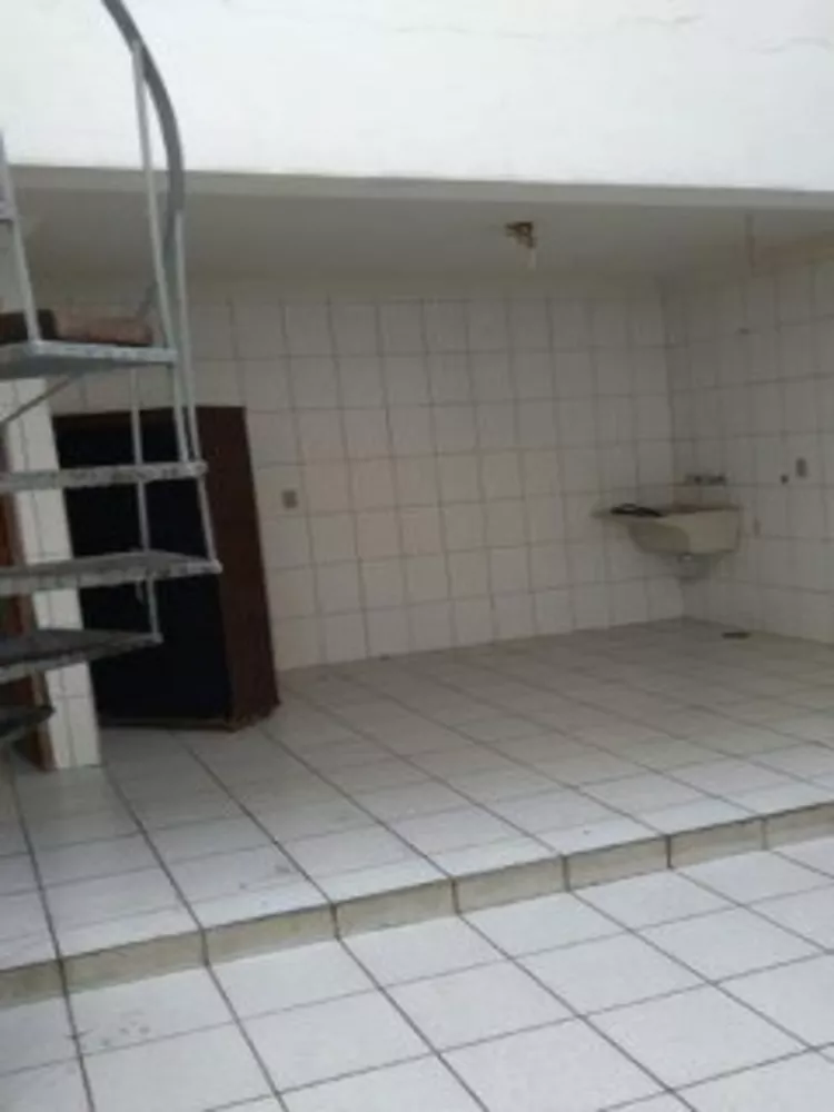 Sobrado à venda com 4 quartos, 220m² - Foto 3