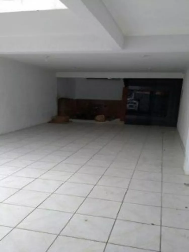 Sobrado à venda com 4 quartos, 220m² - Foto 2