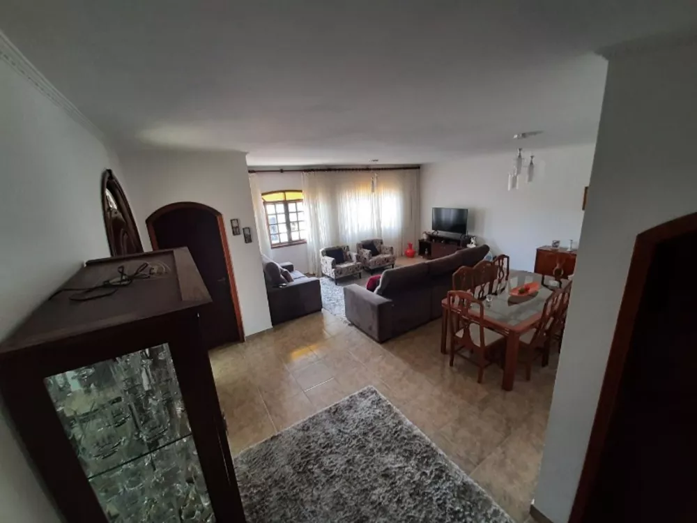 Casa à venda com 3 quartos, 600m² - Foto 8