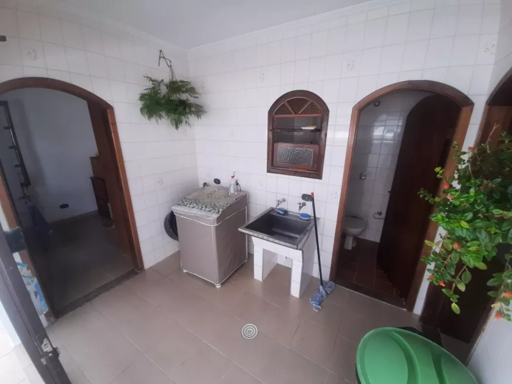 Casa à venda com 3 quartos, 600m² - Foto 17