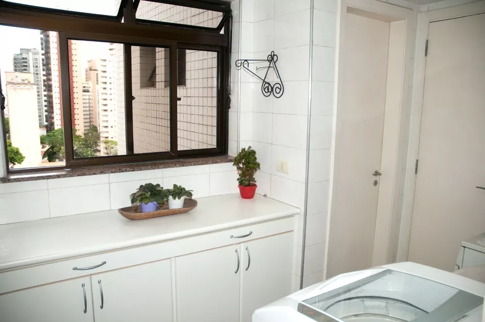 Apartamento à venda com 3 quartos, 143m² - Foto 12