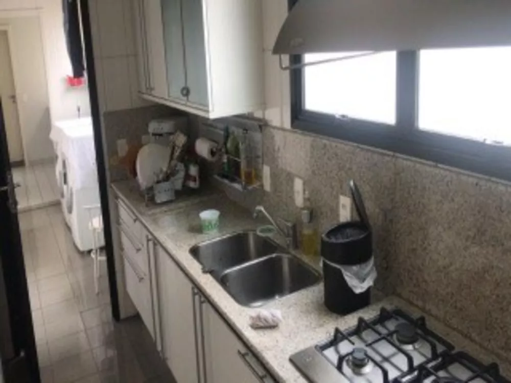 Apartamento à venda com 3 quartos, 341m² - Foto 3