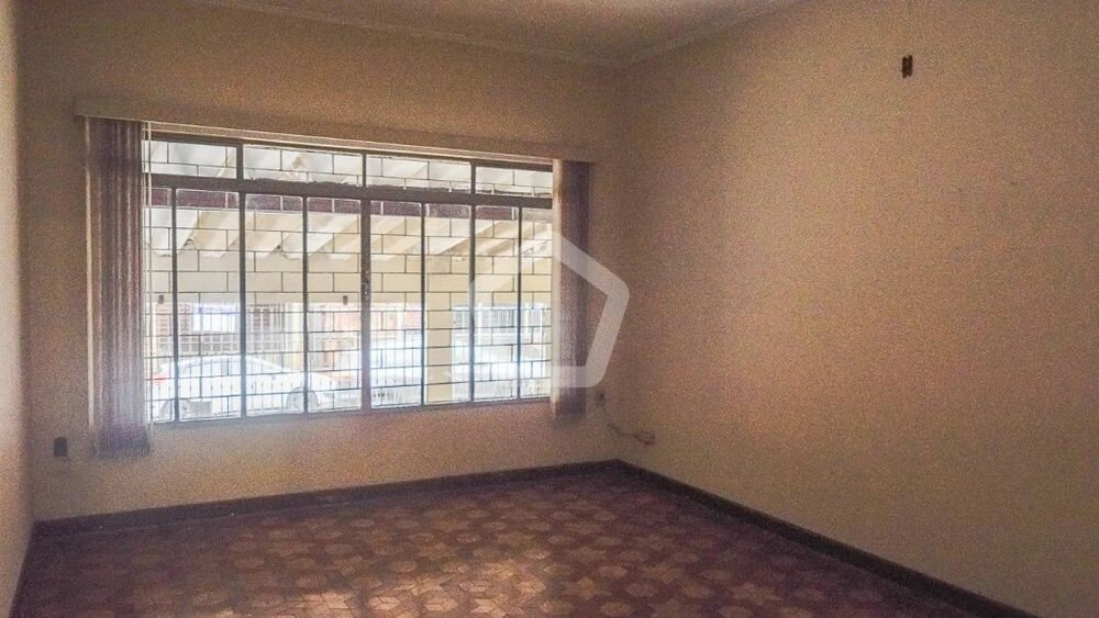 Casa à venda com 2 quartos, 244m² - Foto 1