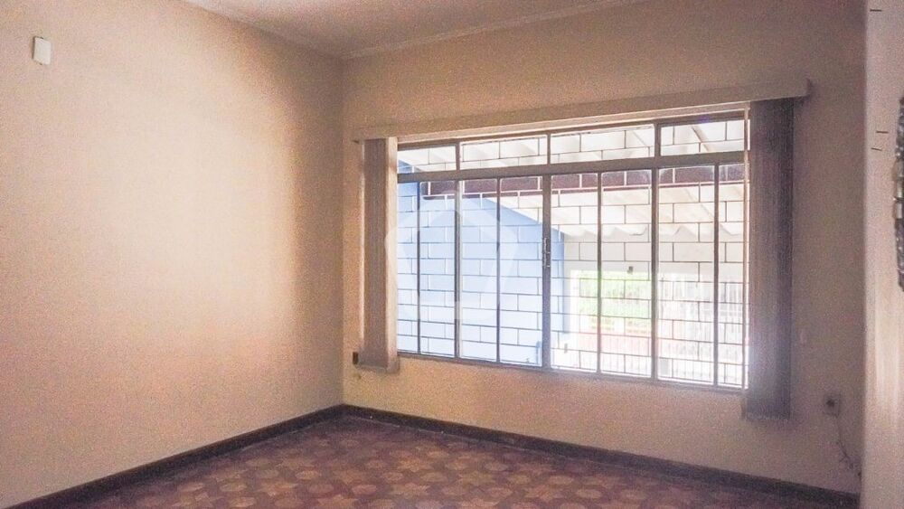 Casa à venda com 2 quartos, 244m² - Foto 2