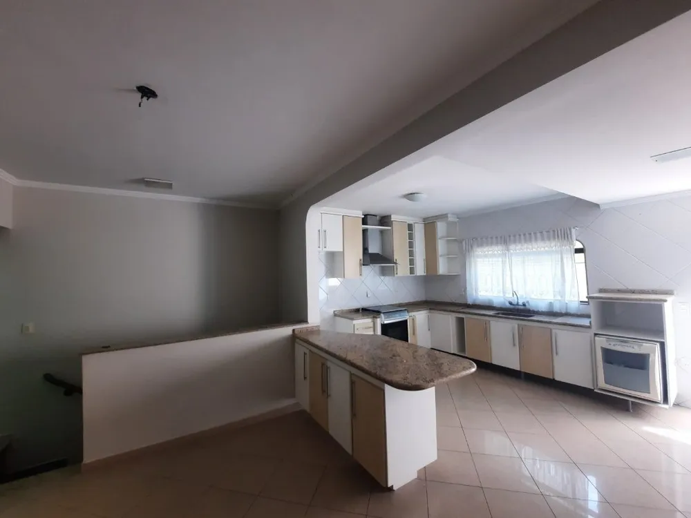 Casa, 3 quartos, 220 m² - Foto 2
