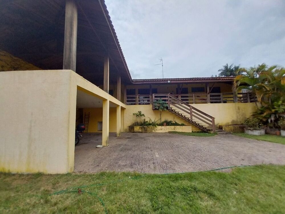 Casa de Condomínio para alugar com 3 quartos, 272m² - Foto 1
