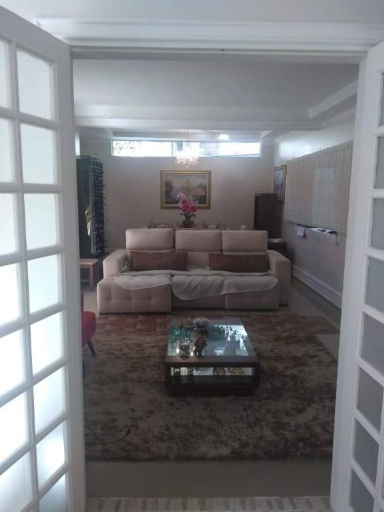 Casa de Condomínio à venda com 3 quartos, 300m² - Foto 2