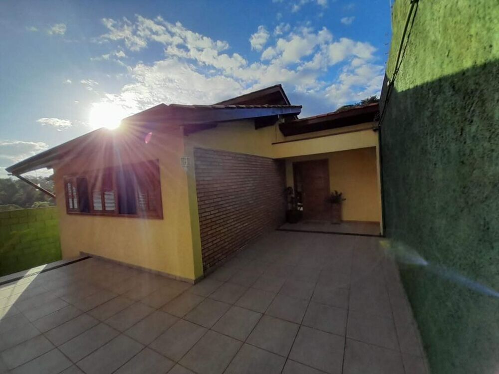 Casa de Condomínio à venda com 3 quartos, 219m² - Foto 2
