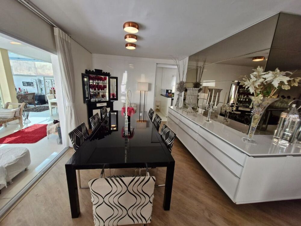 Casa de Condomínio à venda com 3 quartos, 450m² - Foto 2