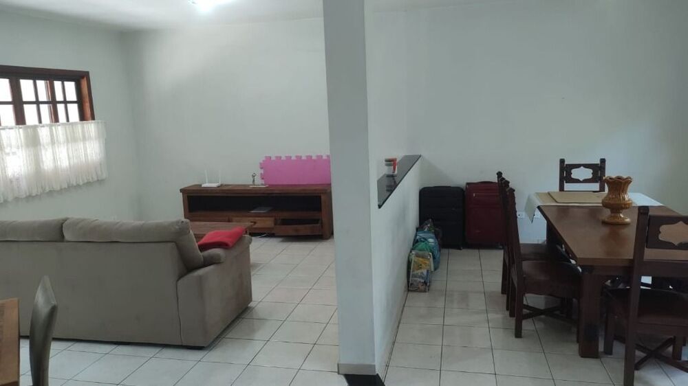 Casa de Condomínio à venda com 3 quartos, 237m² - Foto 2