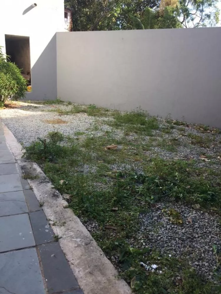 Casa à venda e aluguel com 4 quartos, 318m² - Foto 11