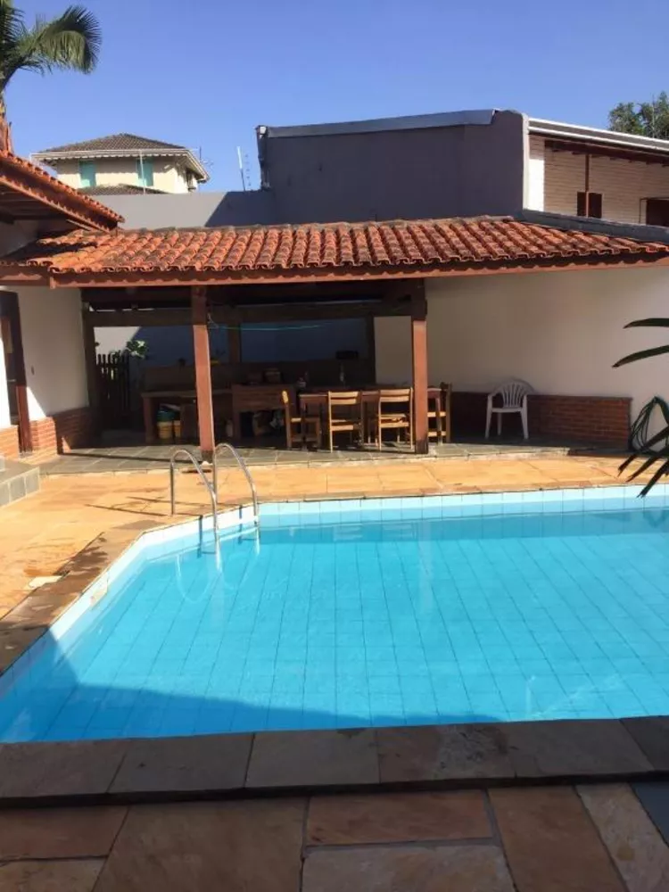 Casa à venda e aluguel com 4 quartos, 318m² - Foto 10