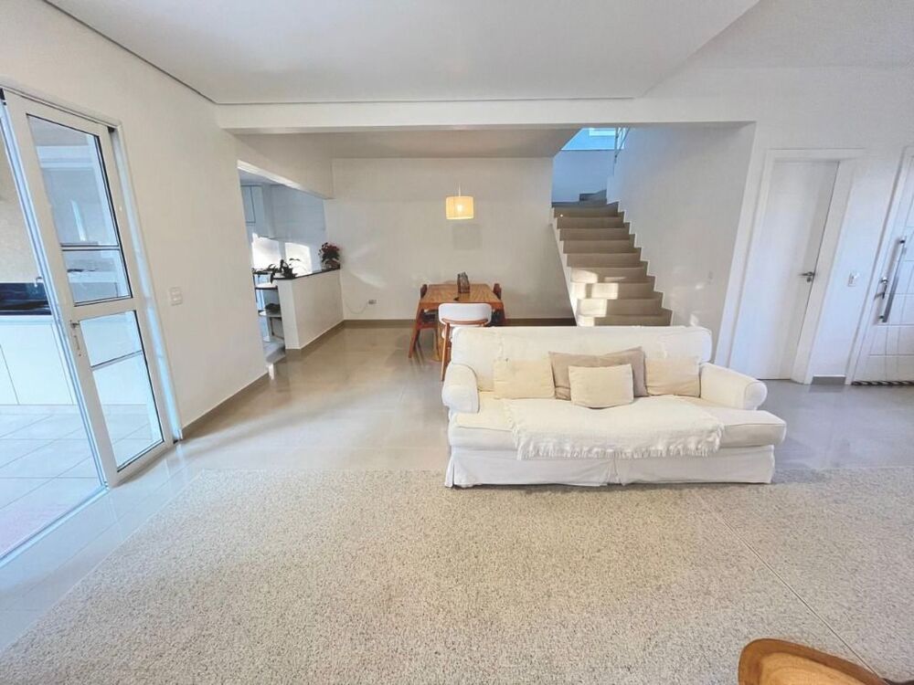 Casa de Condomínio à venda com 3 quartos, 220m² - Foto 4