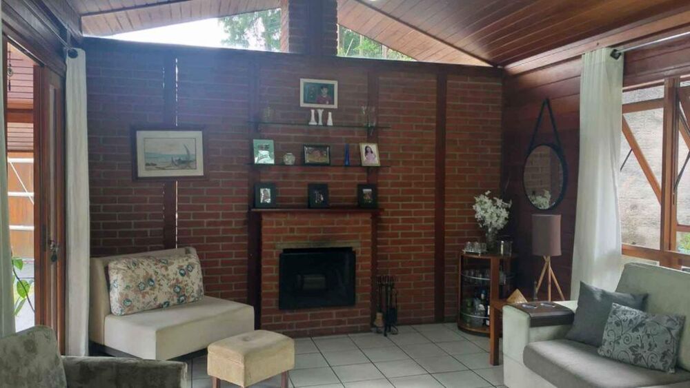 Casa à venda com 3 quartos, 200m² - Foto 2