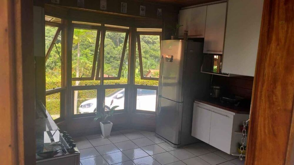 Casa à venda com 3 quartos, 200m² - Foto 4