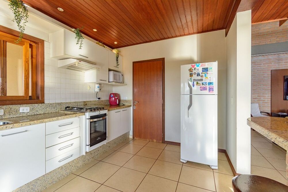 Casa de Condomínio à venda com 5 quartos, 265m² - Foto 1