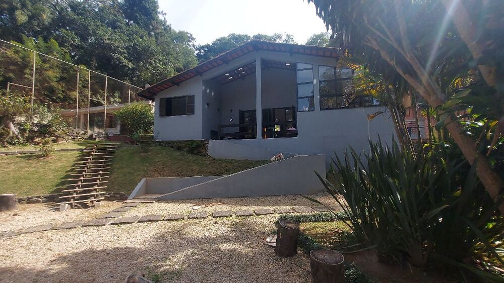 Casa de Condomínio à venda com 3 quartos, 200m² - Foto 1