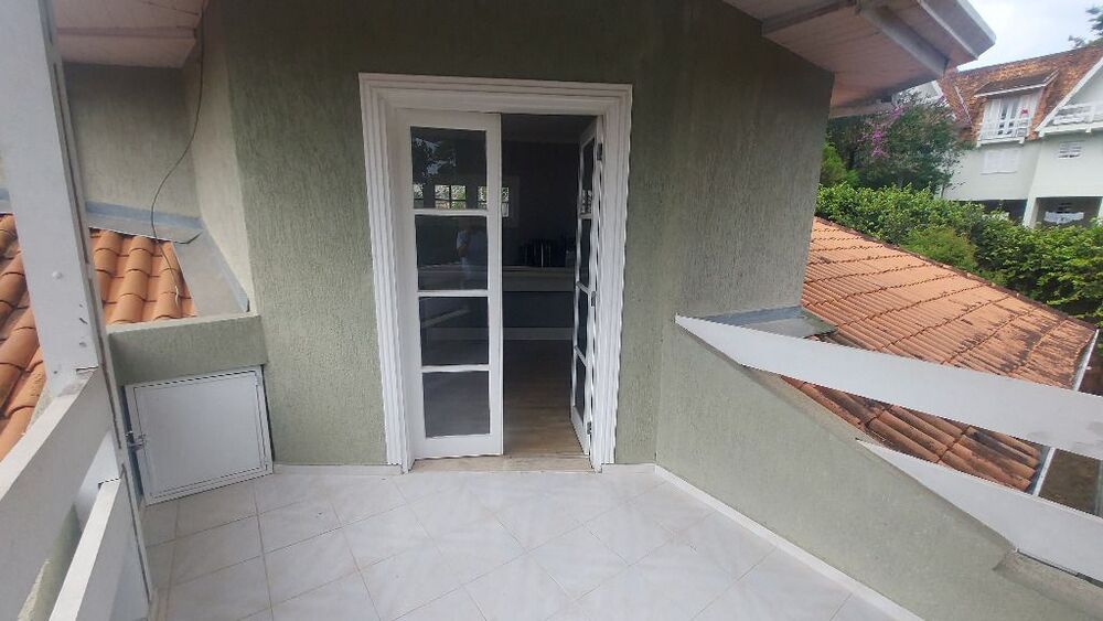 Casa de Condomínio à venda e aluguel com 4 quartos, 327m² - Foto 2