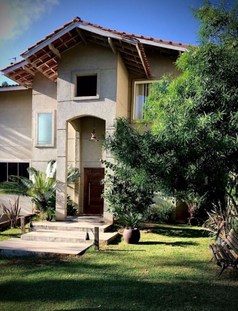 Casa de Condomínio à venda com 4 quartos, 335m² - Foto 1