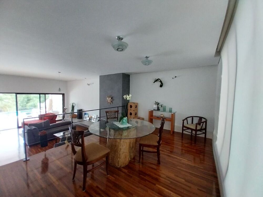 Casa de Condomínio à venda com 5 quartos, 450m² - Foto 2