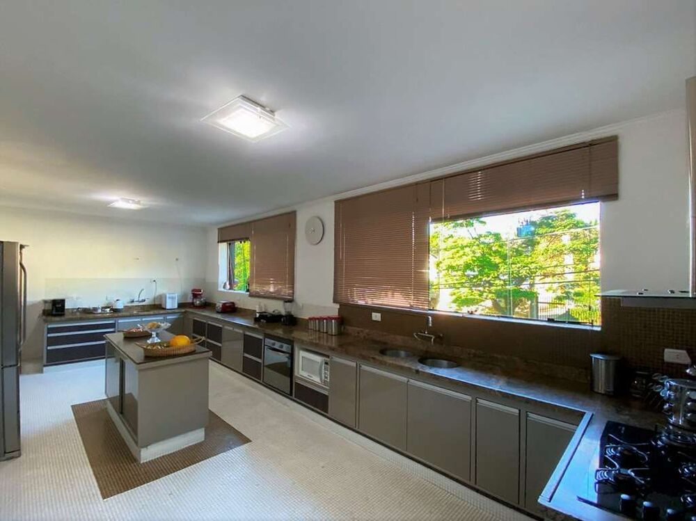 Casa de Condomínio à venda com 3 quartos, 553m² - Foto 2