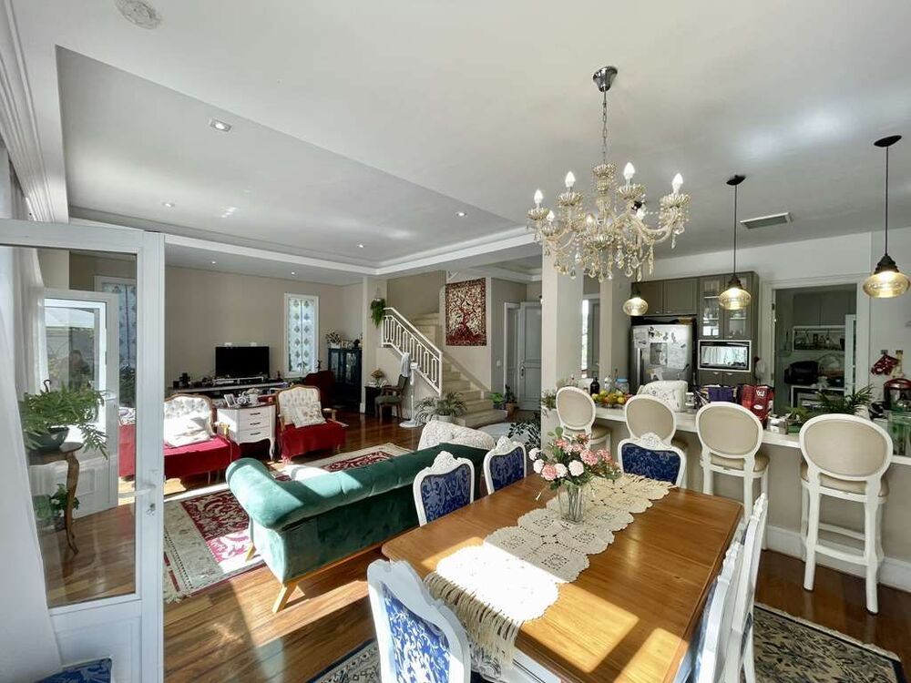 Casa de Condomínio à venda com 4 quartos, 268m² - Foto 2