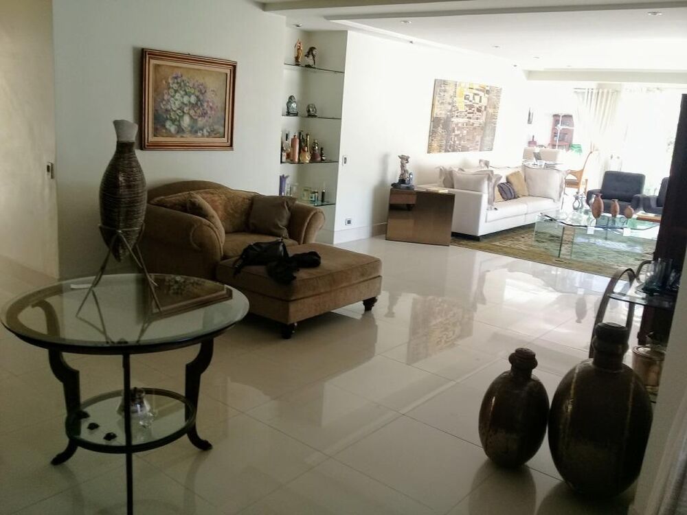 Casa de Condomínio à venda com 4 quartos, 615m² - Foto 1