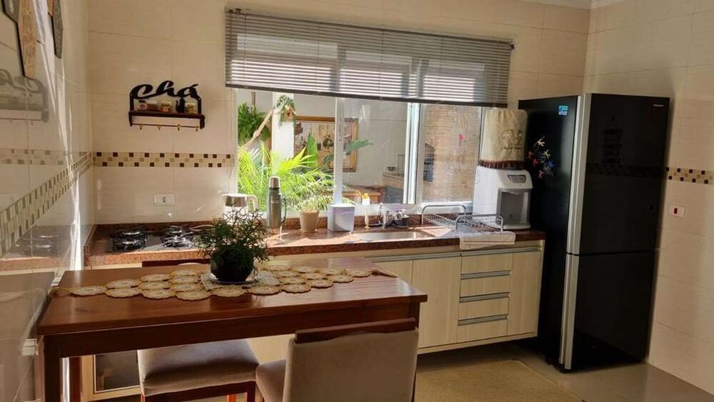 Casa de Condomínio à venda com 3 quartos, 183m² - Foto 2
